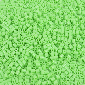 Koraliki do prasowania 2000 JASNE ZIELONE (LA.W14)