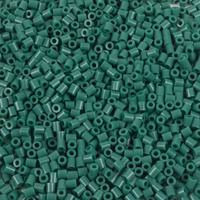 ciemny zielony
